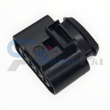 Load image into Gallery viewer, SPAREPAL CONNECTOR 4 PIN 4針插頭SPL-CT400221M